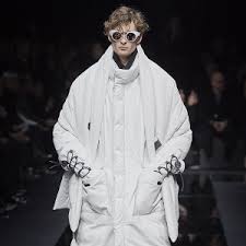 Gucci Muzhskaya Kollekciya Osen Zima 2020 Buro Большой выбор товаров, доставка по всей стране и безопасная система оплаты. gucci muzhskaya kollekciya osen zima