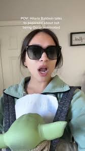 Hilaria Baldwin's Interaction with Paparazzi Explained