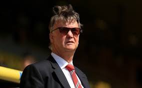 Cuando estaba en manchester united quise fichar a arturo el retirado técnico holandés recordó su interés en el rey, cuando dirigía a los diablos rojos entre fútbol internacional louis van gaal anuncia su adiós definitivo del fútbol: Van Gaal Marca Tendencia Con Sus Gafas De Sol Besoccer