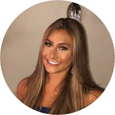 Brianna Dowd's Instagram, Twitter & Facebook