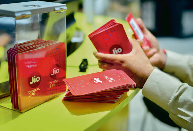 Jio launches three new recharge packs, many benefits including 15 OTT apps with validity of 365 days