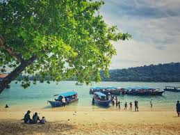 Pulau dayang bunting (pregnant maiden lake), pulau singa besar (big lion island), pulau beras basah (wet rice island). Island Hopping In Langkawi One Of The Super Exciting Activities By Parthiven Shan Medium