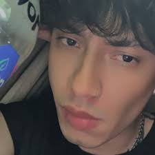 Stream Roberto Mora music