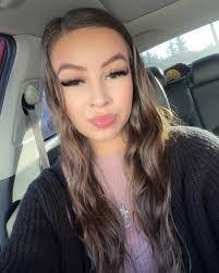 Emma Horner's Instagram, Twitter & Facebook