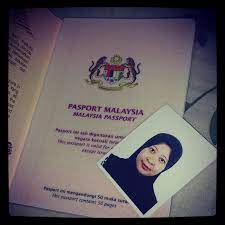 Anda hanya perlukan beberapa peralatan dan sedikit kemahiran. Gambar Passport Background Putih