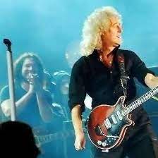 Erica On Instagram Look How Cute Cuteeeeeee While Ray Fanboys Over Brian May I Fangirl Over Ray Toro In The Distance Ray Toro My Chemical Romance Mcr
