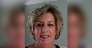 Donna Simoneau's Instagram, Twitter & Facebook