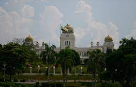This rubber tree still stands today in the compound of the kuala kangsar city hall (majlis perbandaran kuala kangsar). Istana Iskandariah Wikipedia