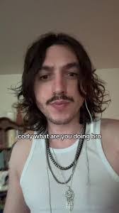 Kyle Comeau's Instagram, Twitter & Facebook