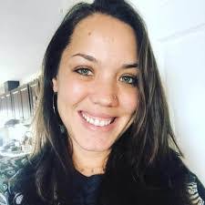 Edna Braganza's Instagram, Twitter & Facebook