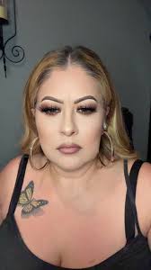 Doing my feathered hairstyle #fyp #cholastyle #cholahairstyle #chola  #followme #massfollowiollowing🔥🔥 #beyourownkindofbeautiful  #lacooki3_4rmdena #lacooki3sclika #lovemakeup #oldies #foryoupage