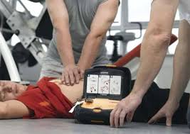 Il defibrillatore cardiaco impiantabile (icd) è un dispositivo utilizzato per riconoscere e trattare le aritmie ventricolari, specificamente la tachicardia ventricolare e la fibrillazione ventricolare. Arresto Cardiaco In Campo Salvato Dal Defibrillatore