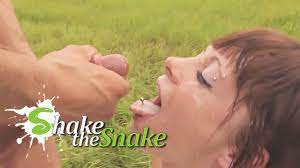 Shake the Snake-乱雑な粘着性のあるザーメンの編集 - Pornhub.com