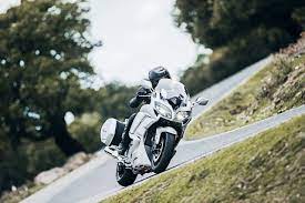 Tant que le guidon passe. Yamaha Fjr 1300 Ae 2016
