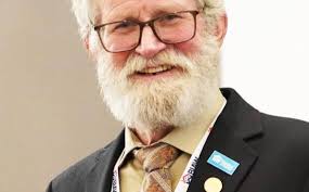 Bates, Barkowsky plan April wedding