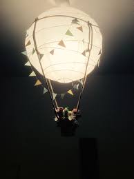 ikea regolit lamp veranderd in hete luchtballon voor kinderkamer lampen kinderkamer speelkamer ideeen slaapkamer kinderen