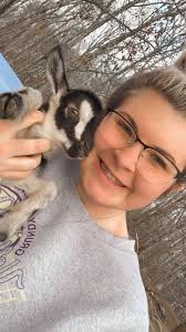 Aunisty Rucker is the daughter of Kristina Bragg, Realtor. Aunisty attended  Long County High as a dual enrollment student in the first semester of her  senior year while persuing her nail technician