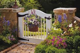 Lesen sie in unserer anleitung, wie sie ihr garagentor planen und umsetzen. Gartentor Selber Bauen 40 Super Beispiele Archzine Net