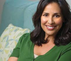 CAUGHT IN THE MIDDLE: HOW DOES THE SANDWICH GENERATION WOMAN NOT GET  SQUEEZED?