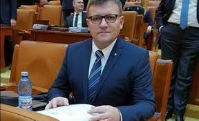 Formula de mai sus se completează cu indicele de corecție(ic) ce va fi aplicat doar pentru cei care sau. Marius BudÄƒi Are Dovada Cat Va CreÈ™te Punctul De Pensie In 2020 2021 Capital