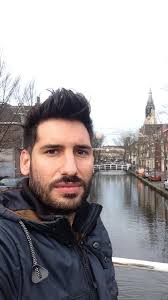 Cinco historias que explican por qué solo el 6% de los españoles emigrados  van a votar