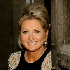 Laura Shipman's Instagram, Twitter & Facebook