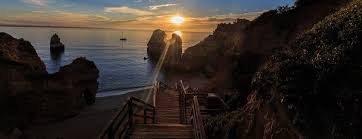 De zuidwestkust van de algarve biedt prachtige stranden midden in een natuurpark. Von Faro Nach Lissabon Roadtrip Entlang Der Kuste Reisewelt