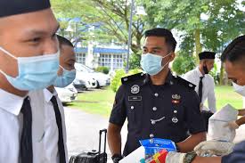 1266 hits dokumen yang perlu dibawa ke balai polis bagi permohonan rentas negeri bagi mereka yang membuat permohonan rentas sempadan. Pusat Latihan Polis Bukit Sentosa Home Facebook