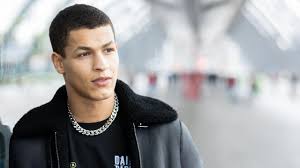 Hij speelde in diverse nederlandse films en series, waaronder nieuwe buren, spangas, mocro maffia en commando's. Bilal Wahib Instagram