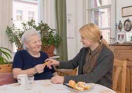 Pflege zu hause oder häusliche pflege bezeichnet die versorgung von pflegebedürftigen menschen in der häuslichen umgebung. Zu Hause Pflegen So Kann Es Gelingen