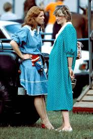 See more ideas about sarah ferguson, diana, princess diana. Princess Diana And Sarah Ferguson At A Polo Match 1982 Princesas Lady Diana Lady Di