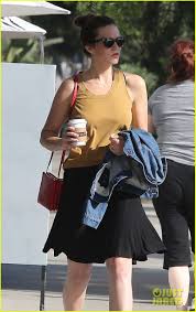 Mandy Moore: Coffee Commissary Caffeine Fix!: Photo 2733064