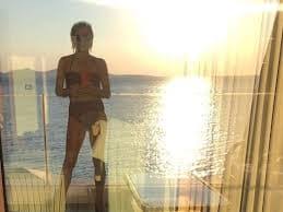 Διάβασε όλο το ρεπορτάζ στο yupiii.gr H Xwrismenh Katerina Karabatoy Me To Magio Ths Eri3e To Instagram Apwn O Krateros Katsoylhs Pics To10 Gr