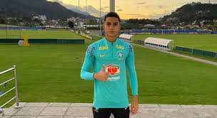 Com boas defesas, marcos felipe ajudou a assegurar a vitória do fluminense por 2 a 1 sobre o independiente santa fe, quarta, em armenia, pela segunda rodada do grupo d da libertadores. Fa De Ederson E Alisson Jovem Goleiro Do Flu Vive Sonho Na Selecao Esportes R7 Futebol