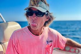 Everyone please join us in wishing a huge Emerald Coast HAPPY BIRTHDAY to  the best dang Captain in Destin!! 🥳 🎉 Anyone who has had the pleasure of  being