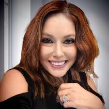 Lisa Fortin's Instagram, Twitter & Facebook