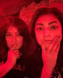 Alyssa Bunting's Instagram, Twitter & Facebook