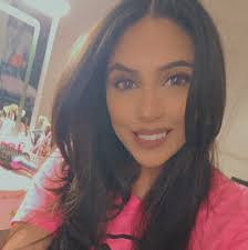 I want to read the bible but it's hard for me to follow. Any one have the  same issue? I've never been good in school but I keep seeing bible study and