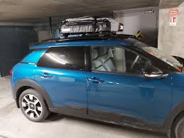 Pour modèles avec barres de toit longitudinales ouvertes. Planete Citroen