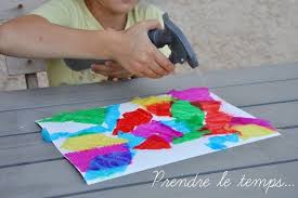 A la recherche d'idées d'activités manuelles ? Tableau Psychedelique Au Papier Crepon Papier Crepon Fleur Papier Crepon Activite Manuelle Papier