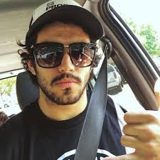 Model Chase Christian — V SHADES