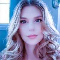 Wendy Westfall's Instagram, Twitter & Facebook