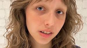 Elsie Richter's Instagram, Twitter & Facebook