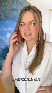 #throwback to this adorable interaction that I had with a kid when working  the front desk around Christmastime! 😂💖 #skit #hotel  #talesfromthefrontdesk #frontdesklife