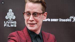 Macaulay culkin news, gossip, photos of macaulay culkin, biography, macaulay culkin girlfriend list 2016. Feel Old Now Home Alone Child Star Macaulay Culkin Turns 40 Today Happy Birthday He S Still A Kid To Us Showbiz411