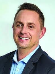 Robin Hanrahan's Instagram, Twitter & Facebook