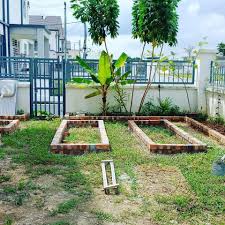 Banyak pemilik rumah ingin memiliki kebun kecil atau tanaman bunga di rumah. Buat Taman Mini Tepi Rumah Nampak Lagi Kemas Bila Buat Begini Keluarga
