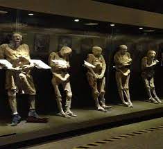 The human bodies appear to have been disinterred between 1870 and 1958. Conoce La Leyenda De Las Momias De Guanajuato Expedia Mx