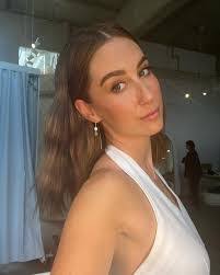 Naomi Kirk's Instagram, Twitter & Facebook