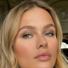 Julia Wren Makeup Artist